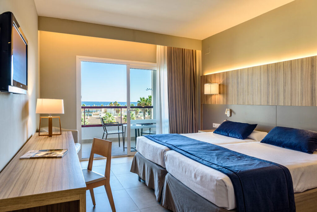Hotel bien iluminado